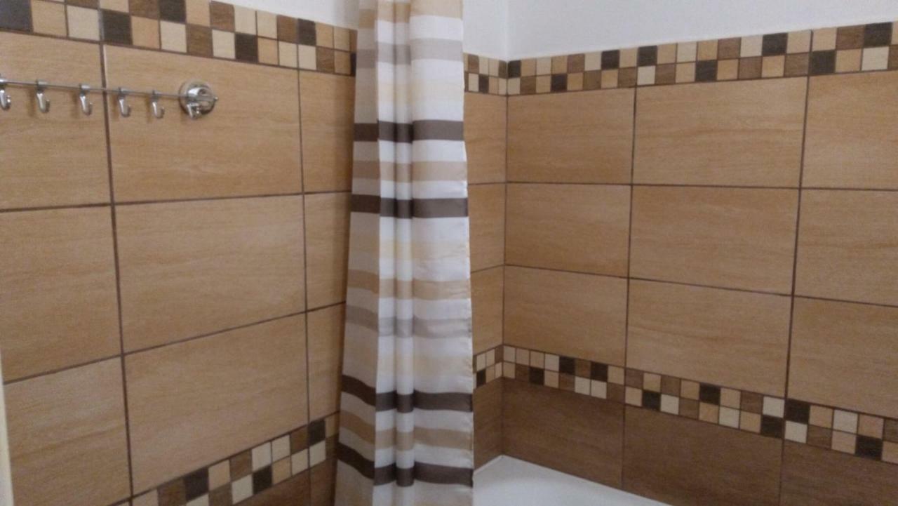 Gesztenyes Apartman Miskolc Exterior foto